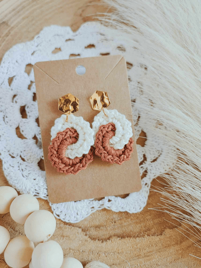 Boucles d'oreilles au crochet Infini. Boucles d'oreilles pendantes en acier inoxydable et coton pour femme