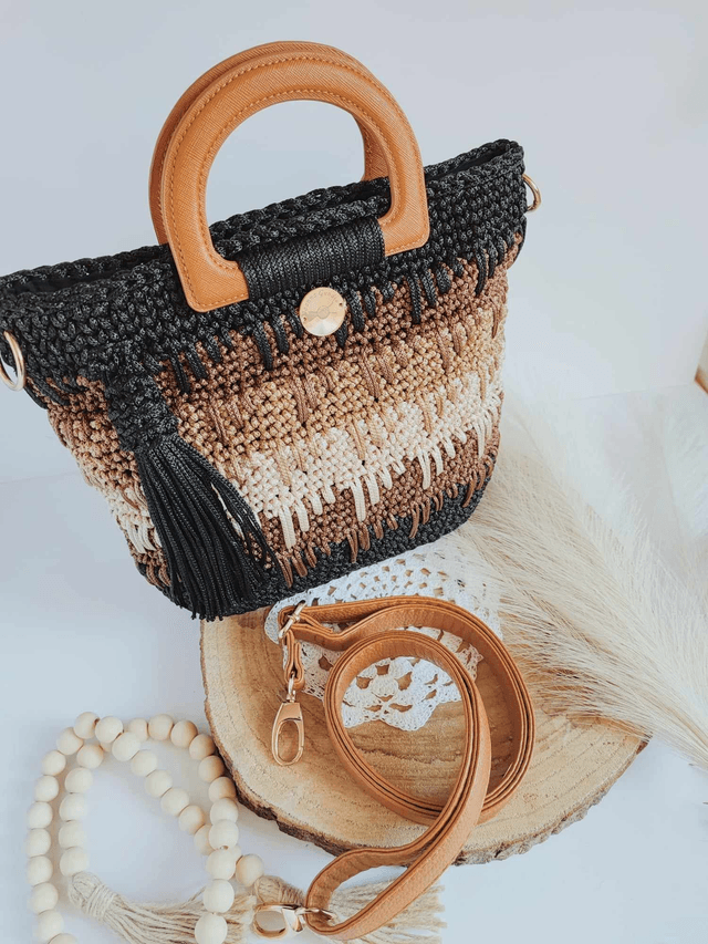 Sac Siena Élégant, original et Moderne en tons noir, marron et beige avec détails en cuir  synthétique