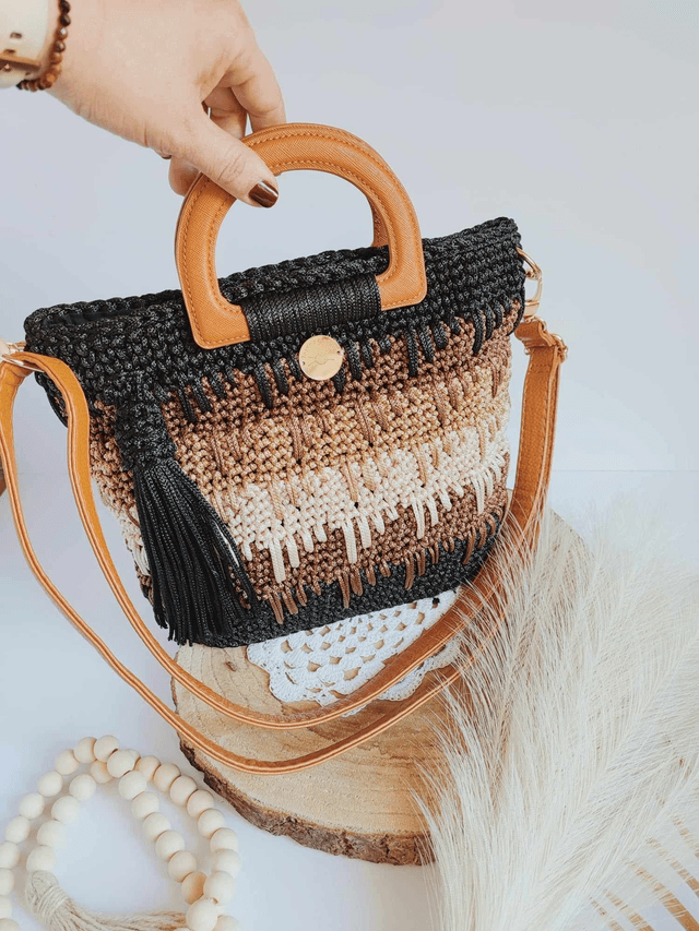 Sac Siena Élégant, original et Moderne en tons noir, marron et beige avec détails en cuir  synthétique