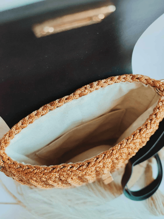 Adorable sac à bandoulière en crochet Nina. Accessoire unique en crochet, touche dorée