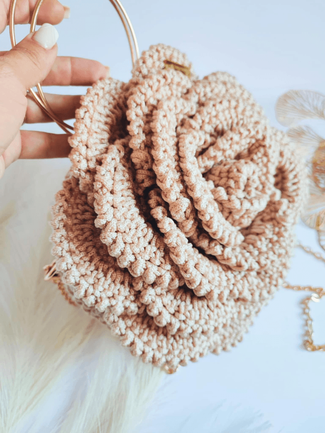 Sac à Main en Forme de Rose en Crochet Flora. Sac à bandoulière en crochet. Élégant et Unique 