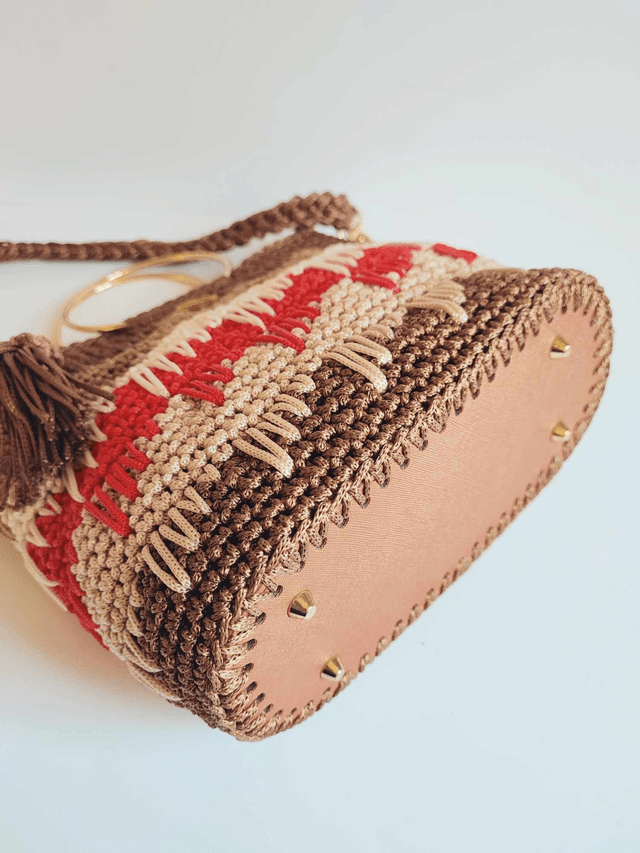 Sac Siena – Élégant, original et moderne en tons rouge profond, marron et beige, avec détails en métal doré