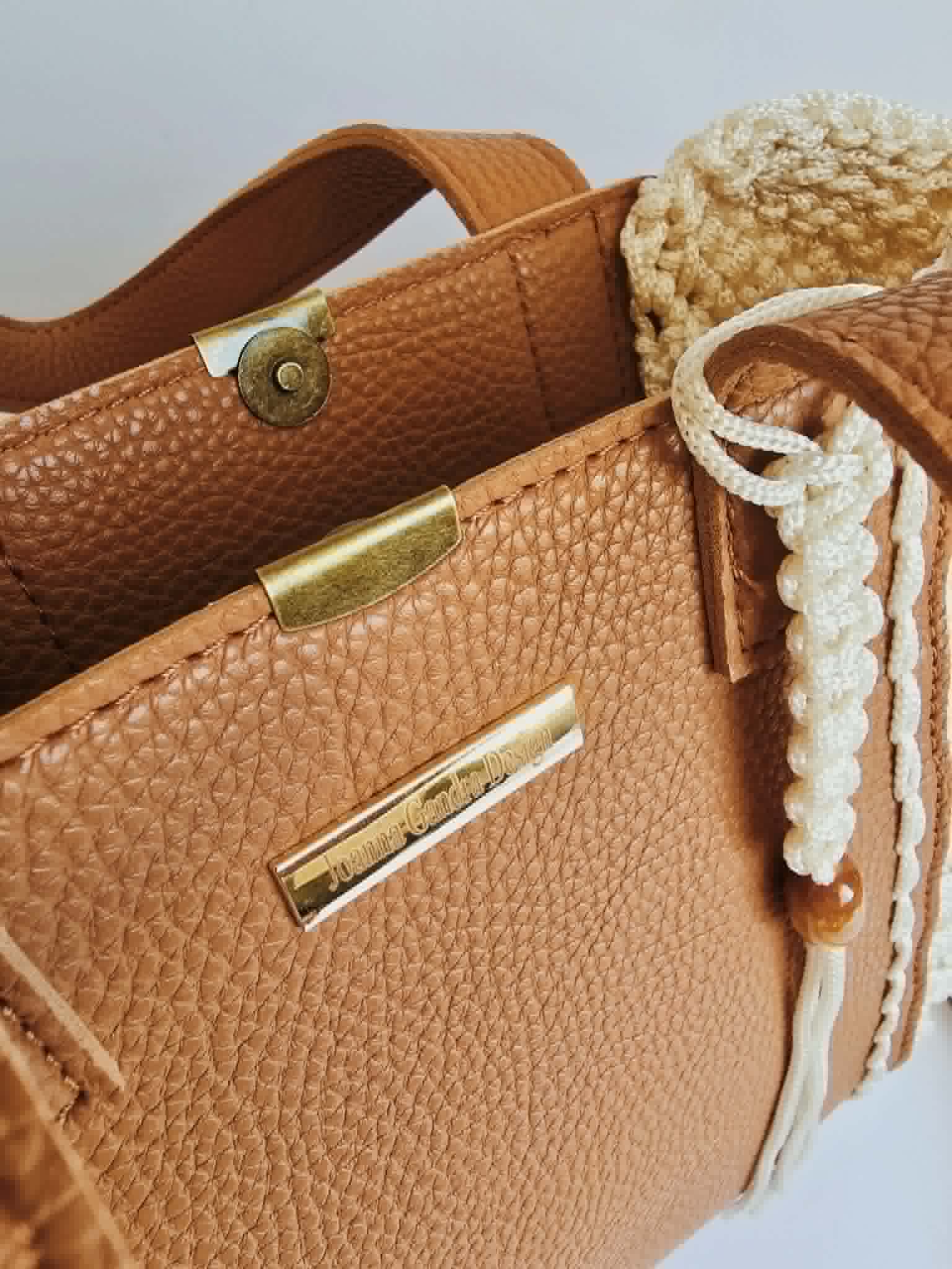 Alba – Sac bandoulière en crochet & cuir
