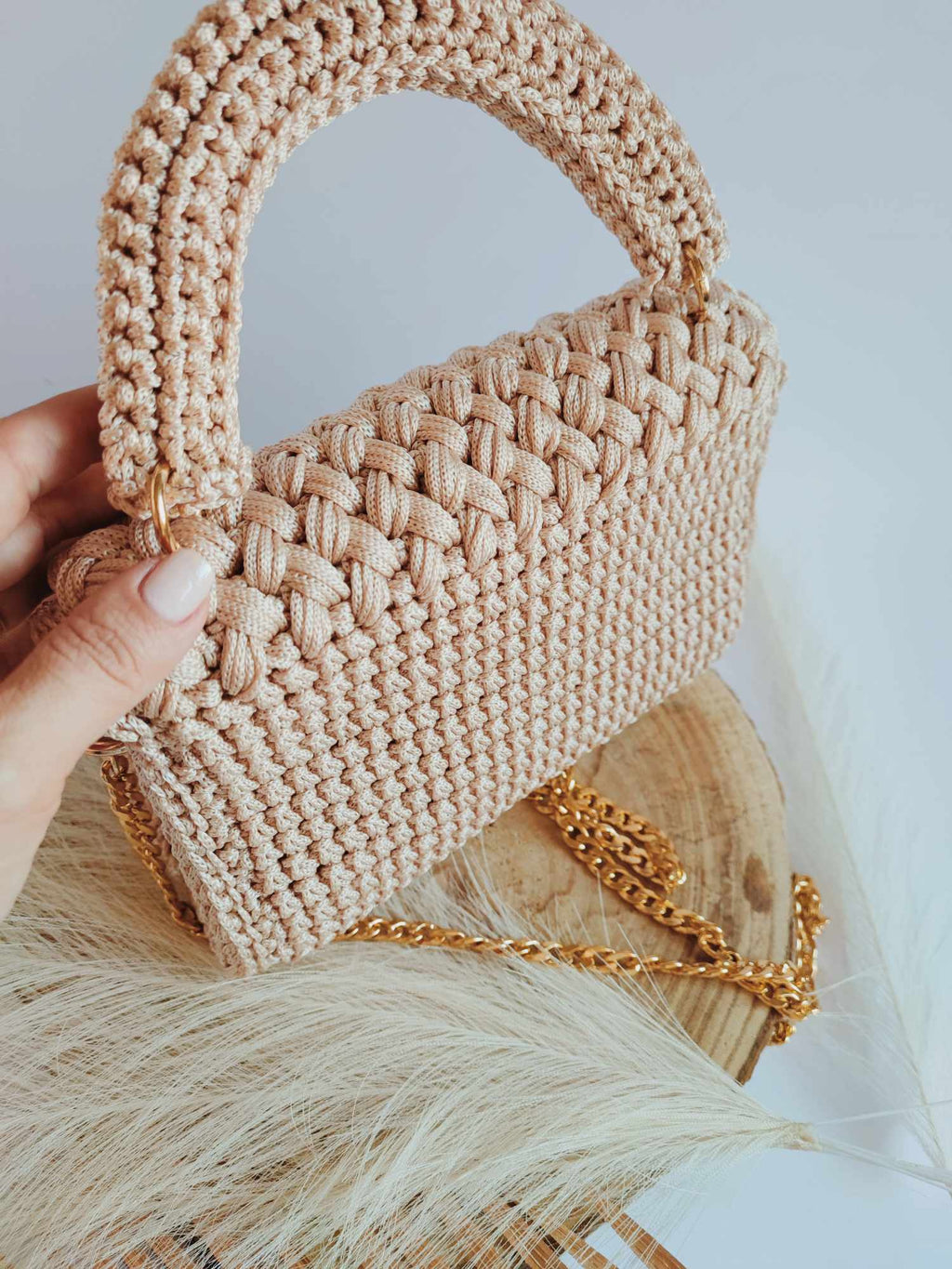 Sac Charlotte – Élégance intemporelle en crochet beige rosé et doré – Fait main
