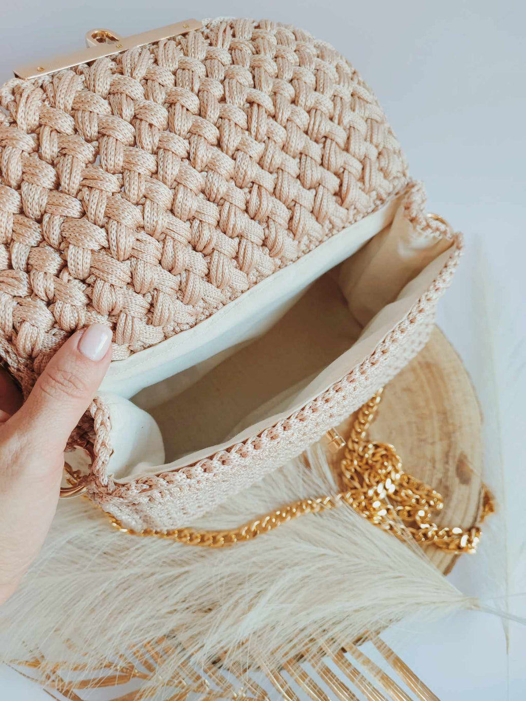 Sac Charlotte – Élégance intemporelle en crochet beige rosé et doré – Fait main