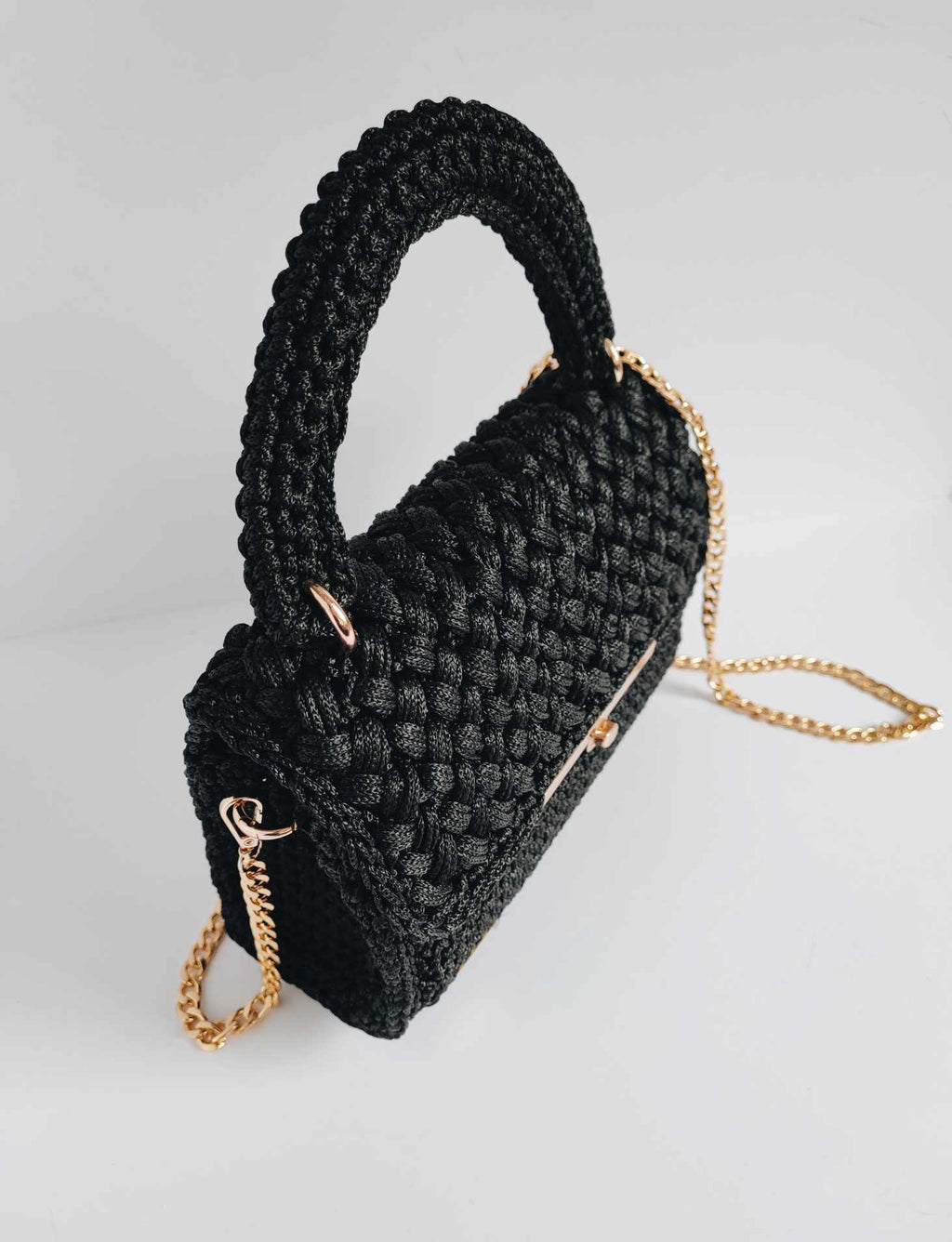 Sac Charlotte – Élégance audacieuse en crochet noir et doré – Fait main