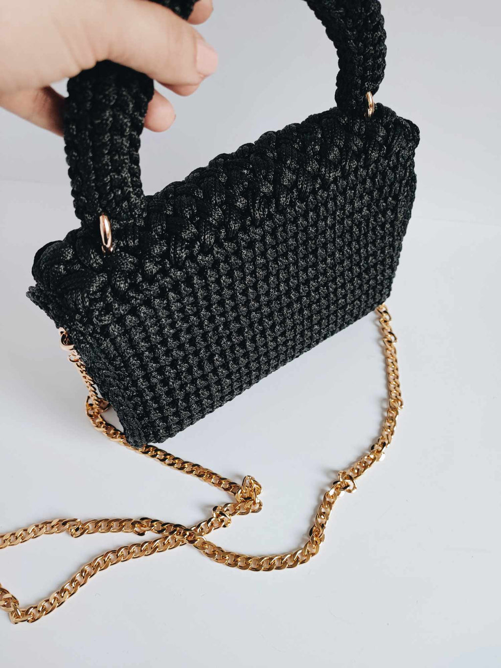 Sac Charlotte – Élégance audacieuse en crochet noir et doré – Fait main