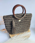 Sac Valentina – Élégance bohème en crochet kaki doré avec poignées bois