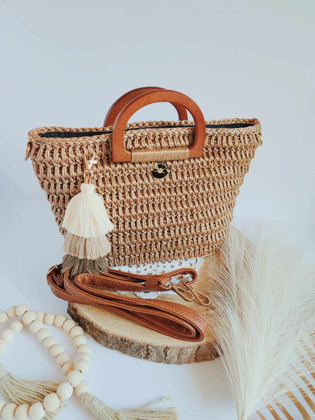 Sac Valentina Grand Modèle – Élégance bohème en crochet beige doré avec poignées bois et cuir