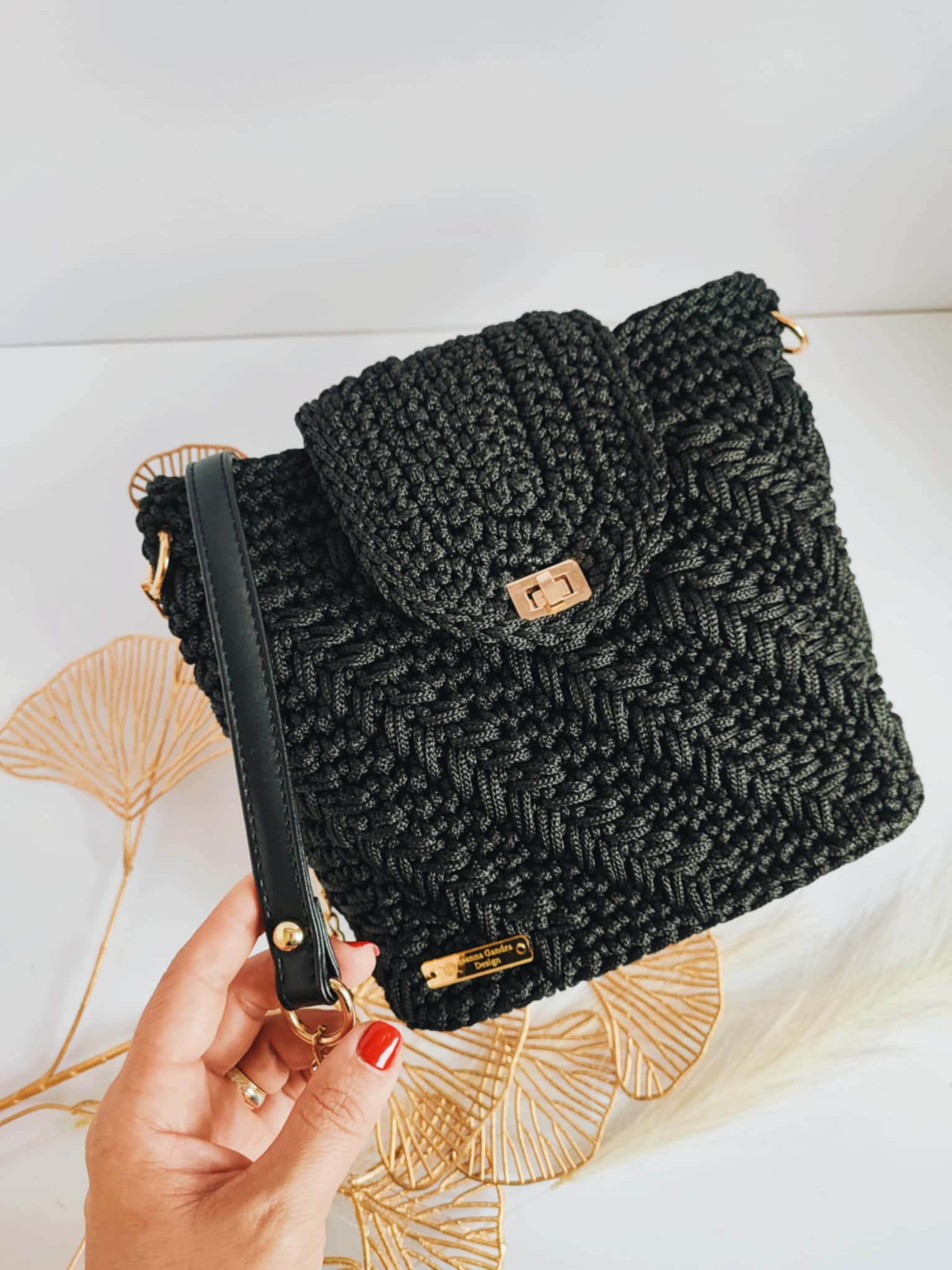 Olivia – Sac bandoulière crochet & cuir noir