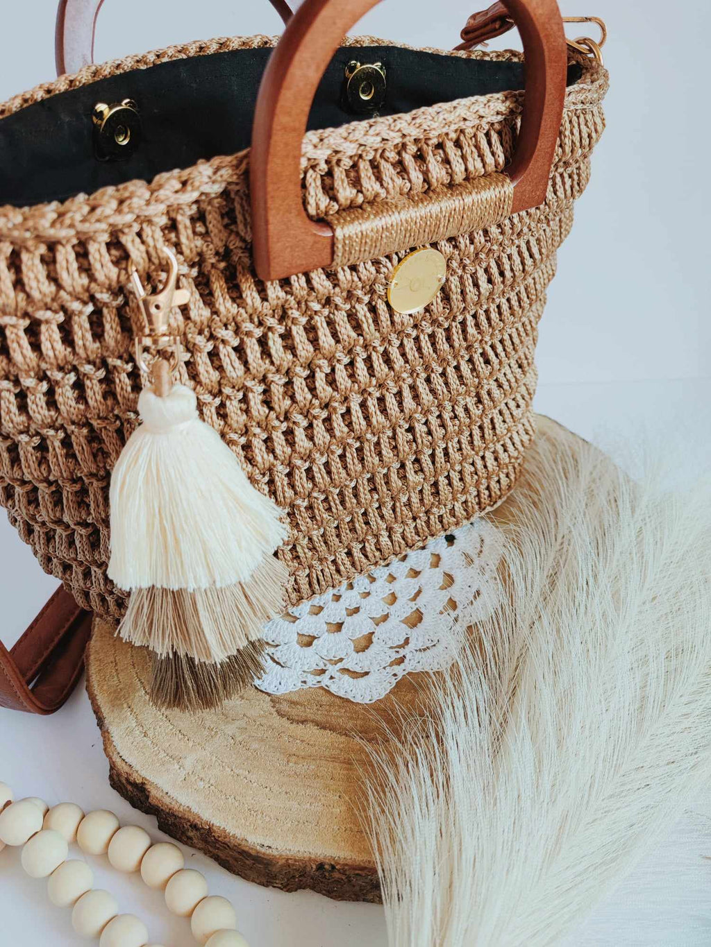 Sac Valentina Grand Modèle – Élégance bohème en crochet beige doré avec poignées bois et cuir
