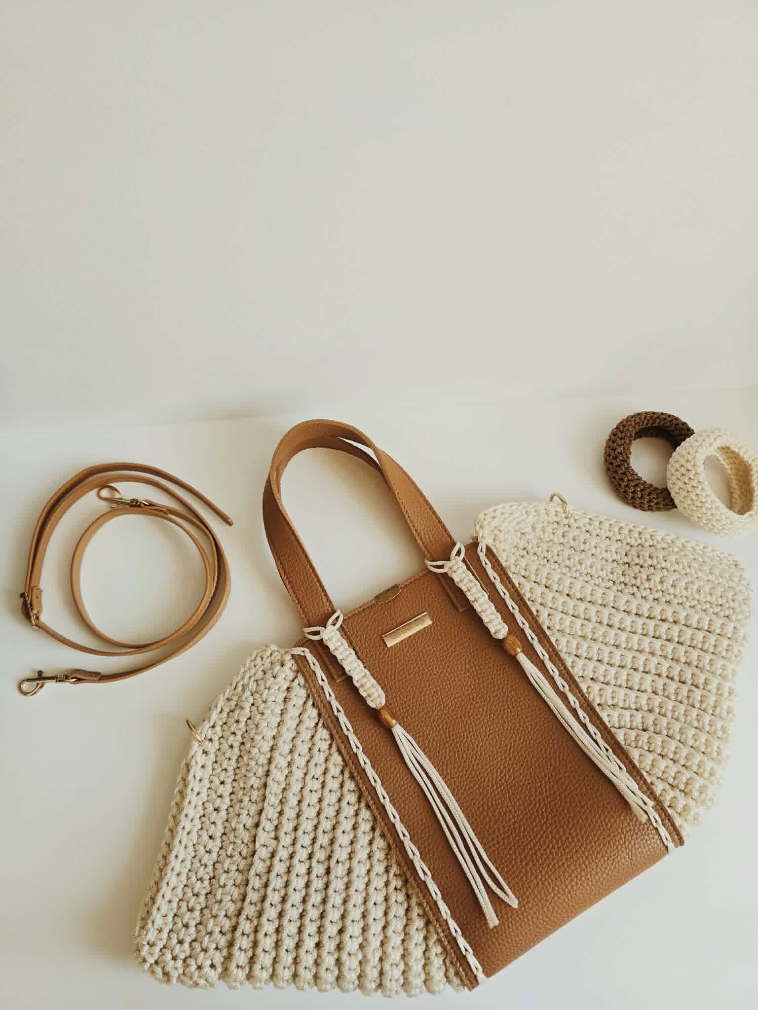 Alba – Sac bandoulière en crochet & cuir