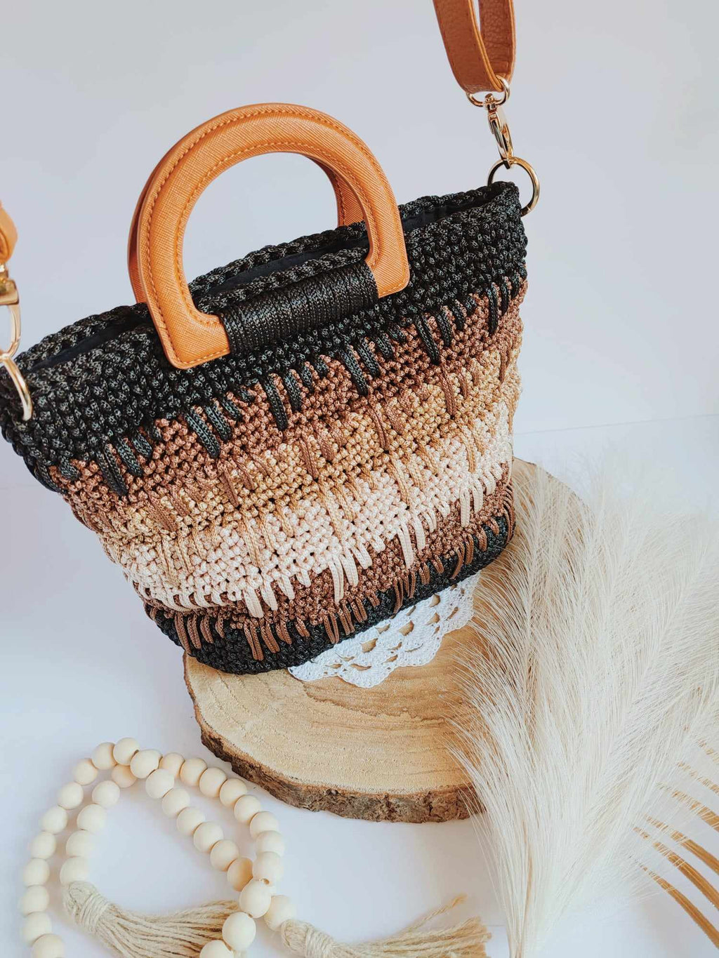 Sac Siena – sac à main crocheté à la main, tons noir, marron et beige avec anses en cuir végan