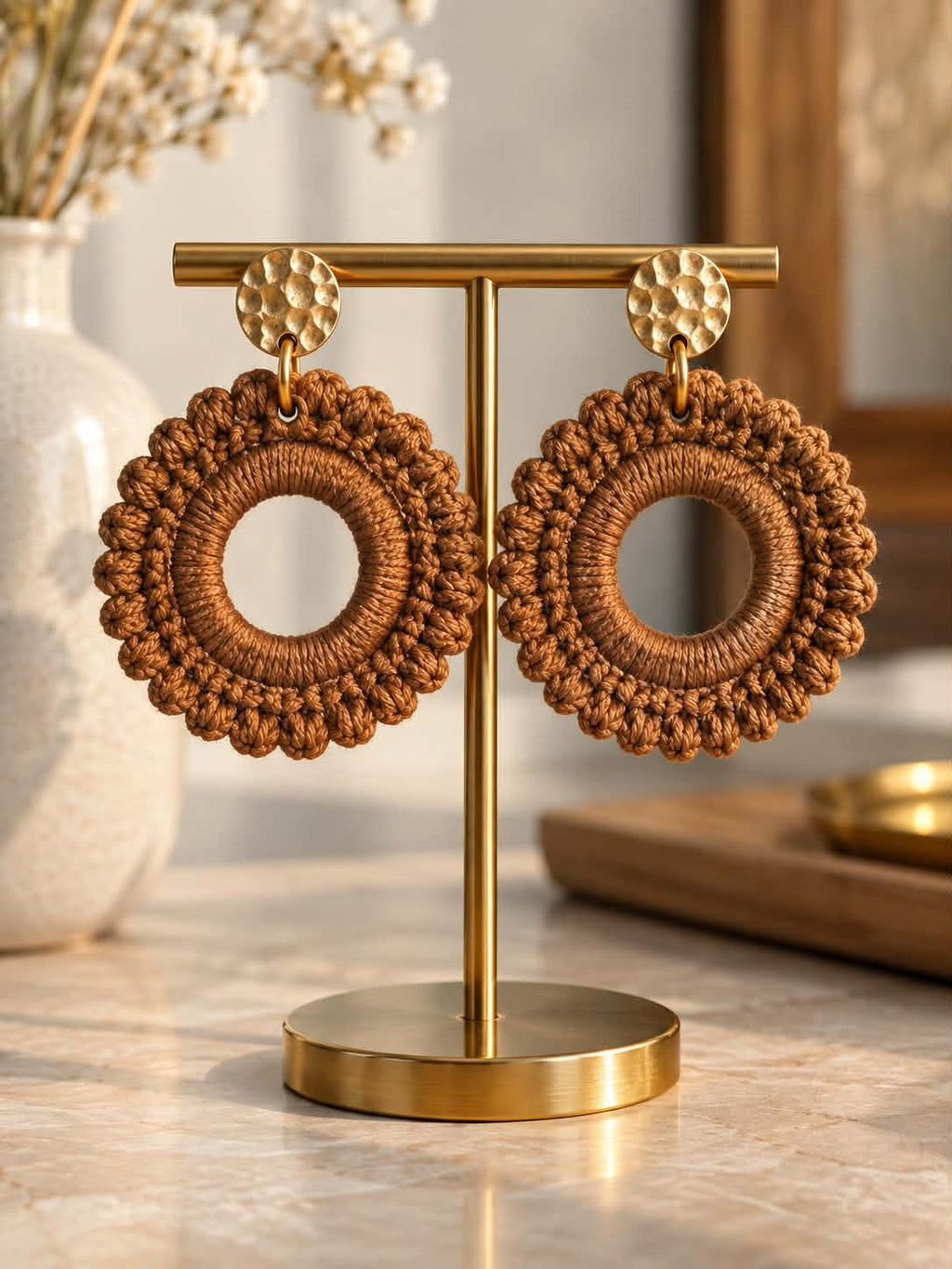 Boucles d’oreilles en crochet Muse – Camel, fait main