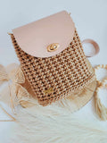Sac Lina – Sac bandoulière en crochet camel et cuir vegan rose poudré – Fait main