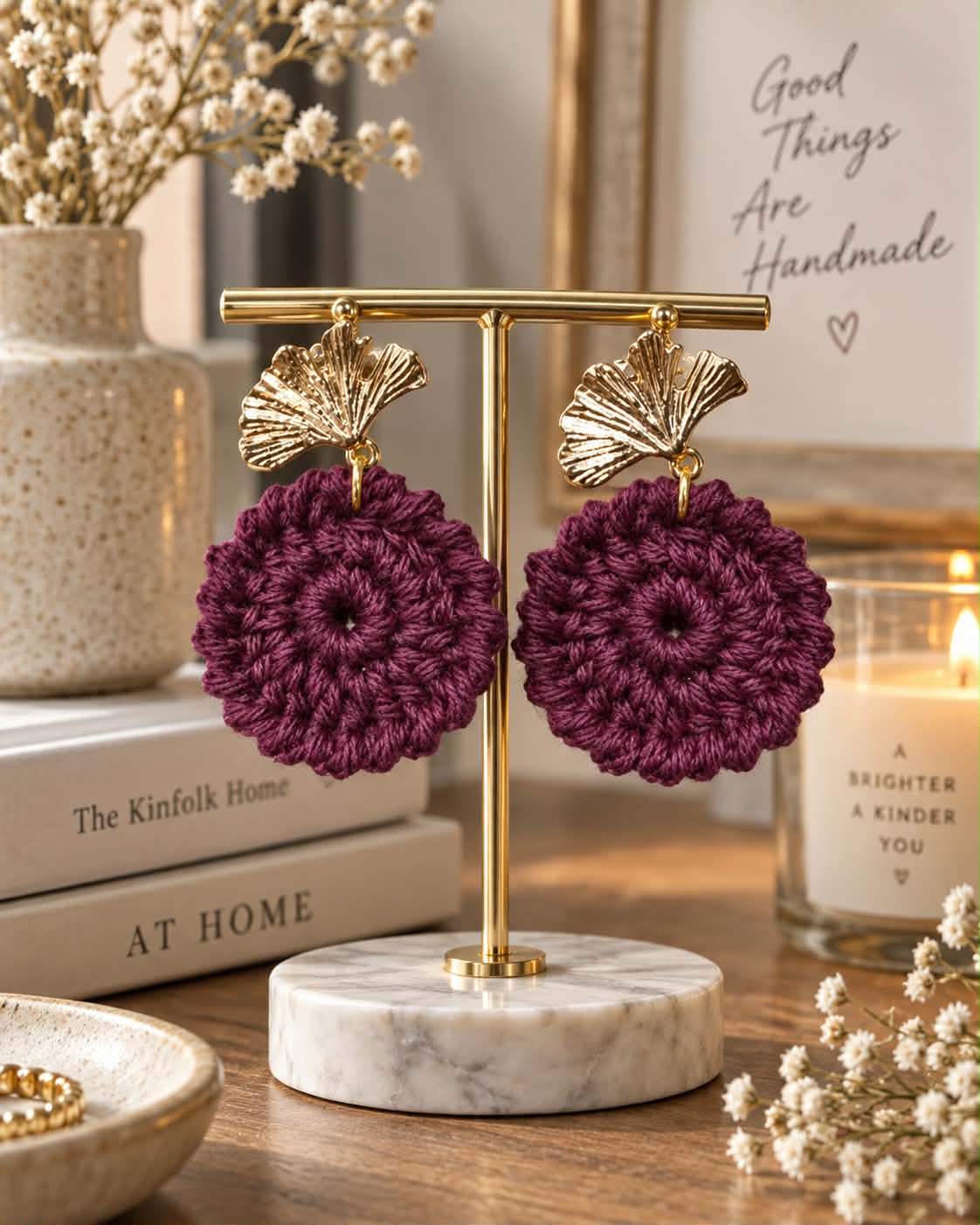 Boucles d’oreilles en crochet Alma – Bordeaux & doré, fait main