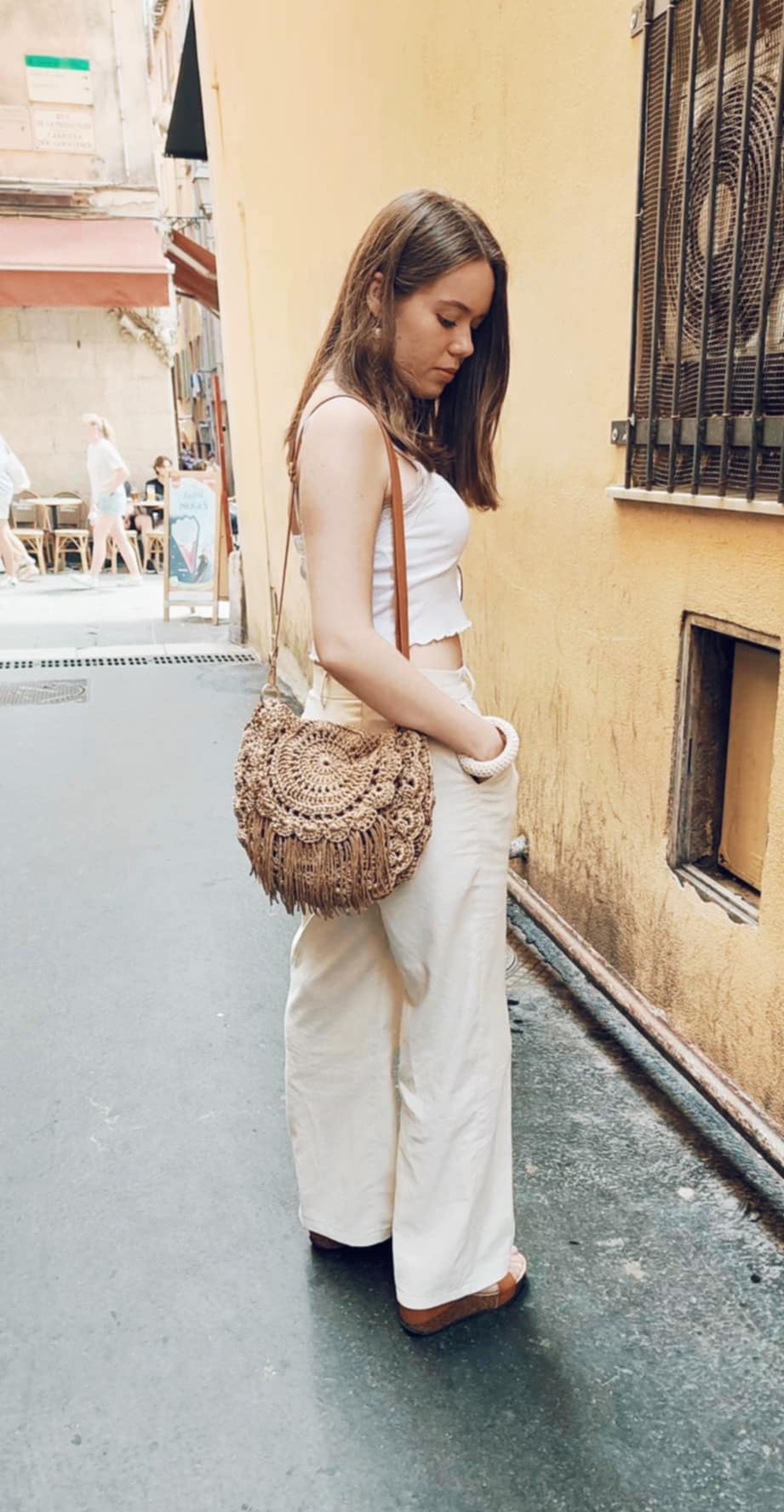 Sac Luma en crochet fait-main – style bohème avec franges, anse caramel et fermeture magnétique